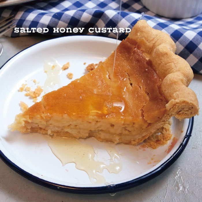 Salted honey custard / ソルトハニーカスタードパイははちみつを混ぜ込んだカスタードクリームをたっぷりと使って焼き上げたソルトハニーパイ。東京都港区の美味しいアップルパイ屋さん。西麻布のおいしいスイーツ店。