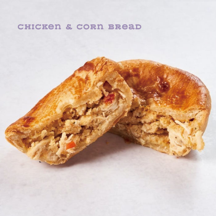 Chicken ＆ corn bread / チキン ＆ コーンブレッドはチキンと自家製コーンブレッドのシンプルパイ。