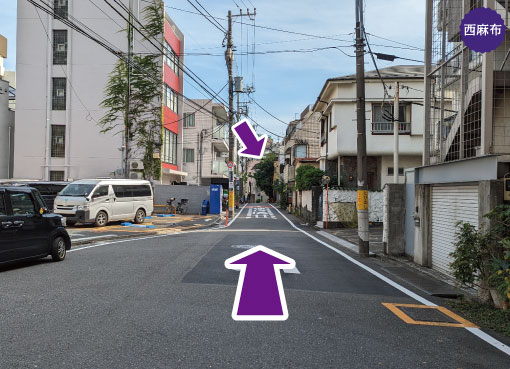 東京メトロ｜銀座線・千代田線・半蔵門線「表参道駅-出口Ａ５」から徒歩10分の道案内を写真で案内。そのまま直進します。70m先の右側に当店舗が見えます。アップルパイとチェリーパイとシェパーズパイが美味しいアップルパイ屋さん。