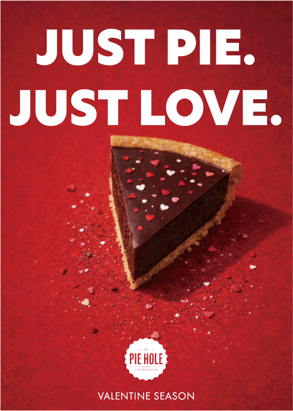 バレンタイ限定チョコパイ、甘くてビターな大人のバレンタインチョコ！バレンタインにちょうどいい１切れ！ パイのサクサク食感と相性抜群な濃厚なチョコレートのしっとり感を楽しめます！ Classic Chocolate Cream Pie （クラシックチョコレートクリームパイ）